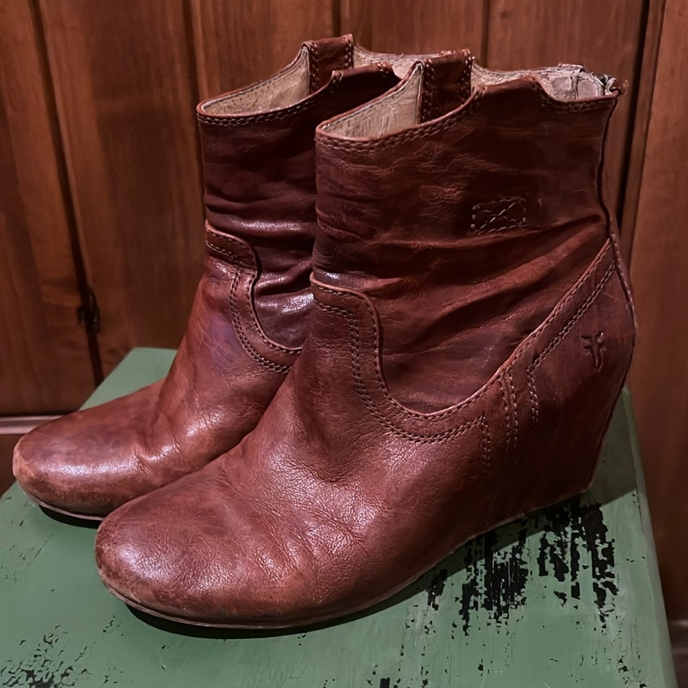 Frye size 7